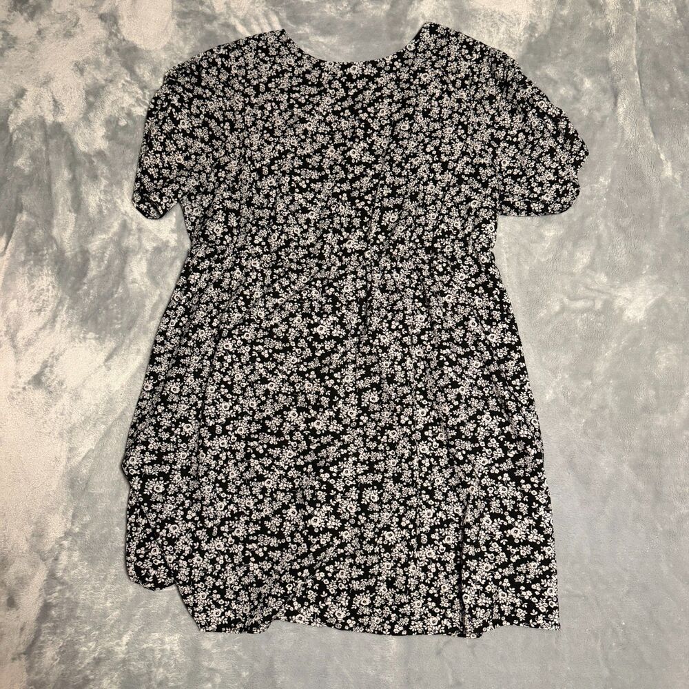 Black & White Floral Short Sleeve Dress